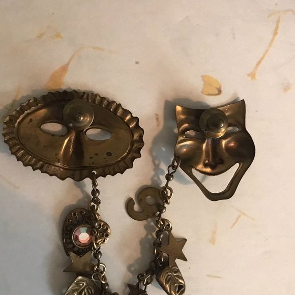 KIRK’S FOLLY Vintage ‘Drama Masks’ Whimsical Brooch with Aurora Borealis Crystal - Picture 5 of 5